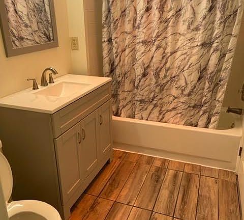 5th image of 1194 Bay Harbour Cir