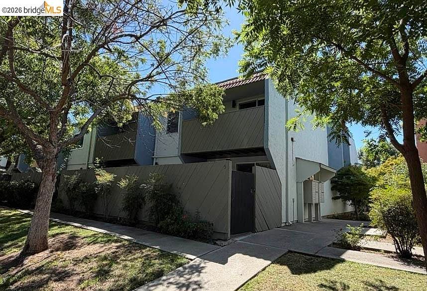 1st image of 1800 Laguna St APT 5