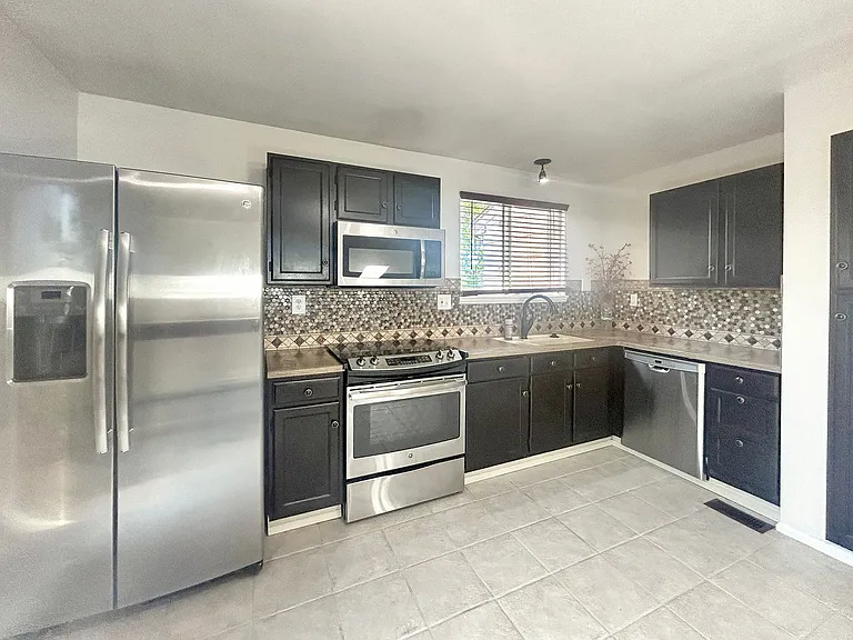 8059 S Johnson Ct — Photo 13