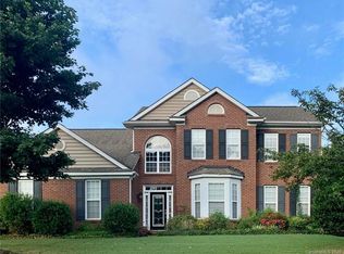 628 Springwood Dr, Waxhaw, NC 28173