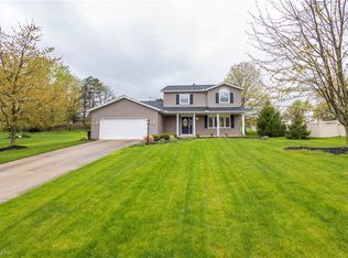 8224 Twin Oaks Dr, Broadview Heights, OH 44147