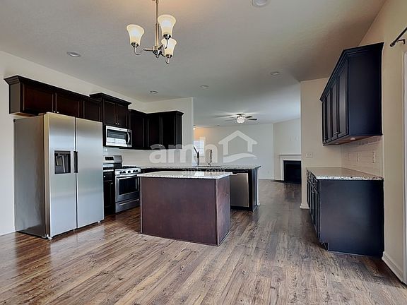 3rd image of 4837 Billingsgate Ln