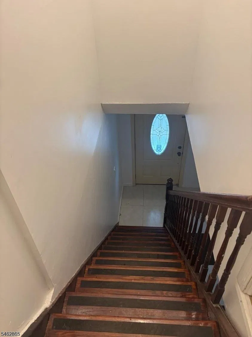 3 bed, 1.0 bath, $2,200 — Photo 2