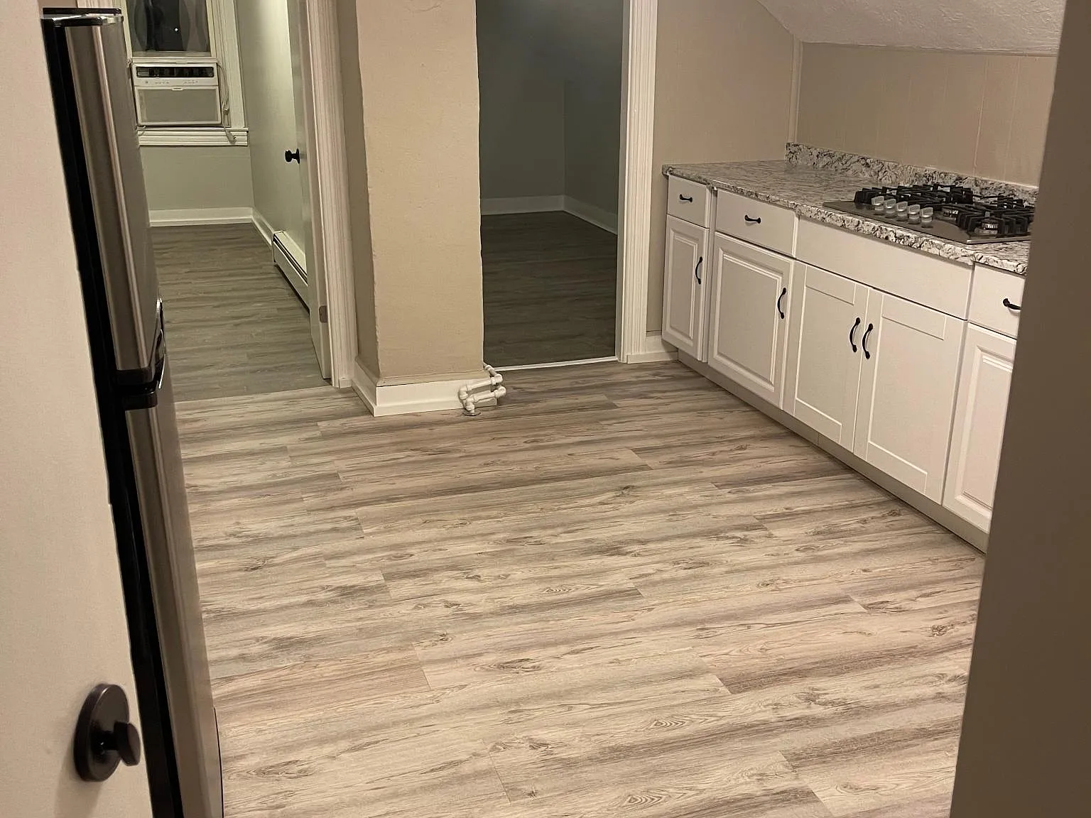 2 bed, 550 sqft, $1,700 — Photo 2