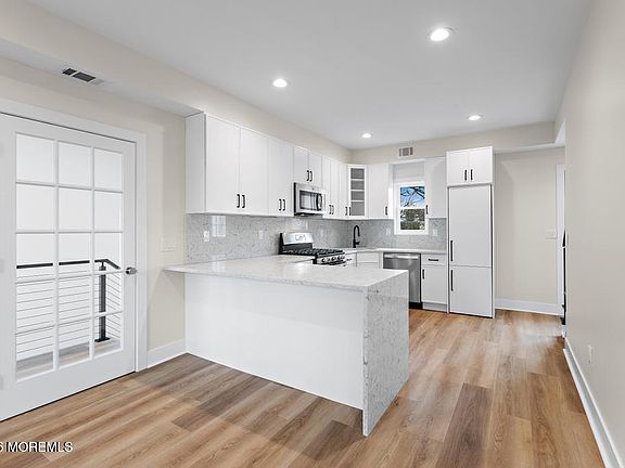 4th image of 38 Navesink Avenue