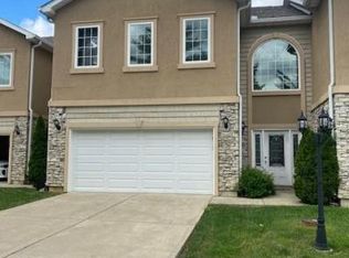 8072 Timberlodge Trl, Dayton, OH 45458