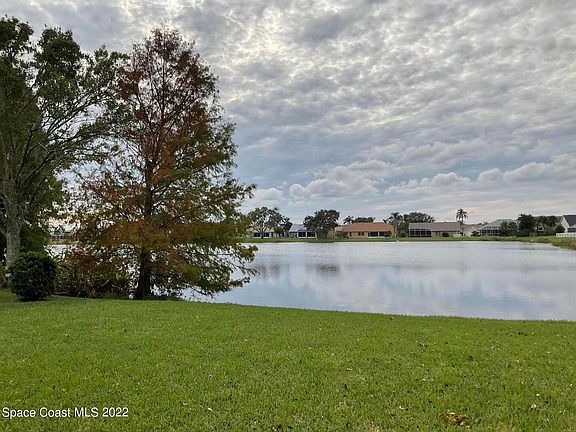 3rd image of 1054 Egret Lake Way N
