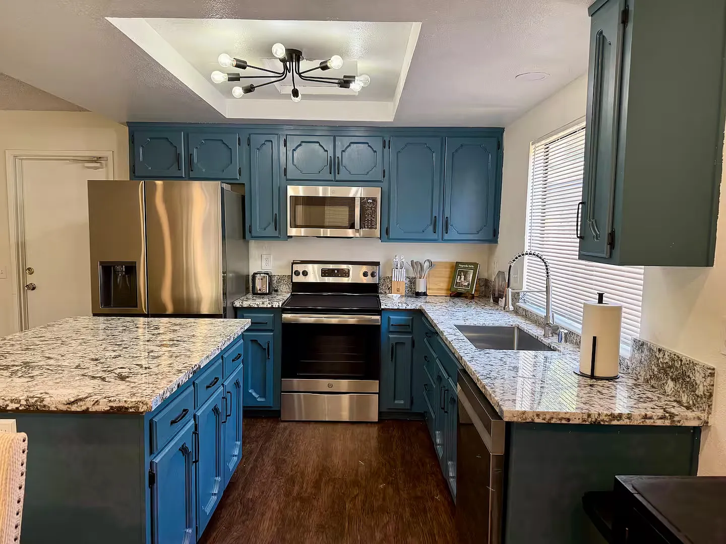 3 bed, 1324 sqft, $2,550 — Photo 4