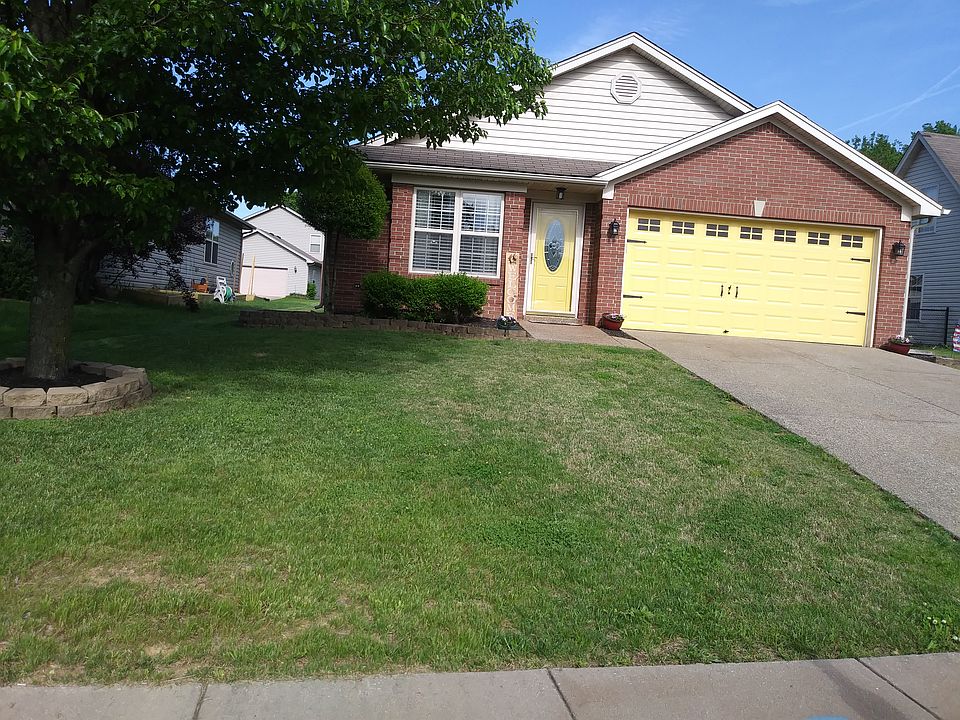 3 br/2Ba with 2 car garage