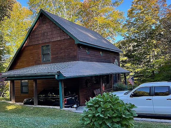 3rd image of 102 Maple Brook Ln