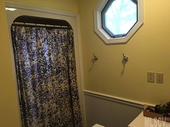 5th image of 817 Brookside Pl NE