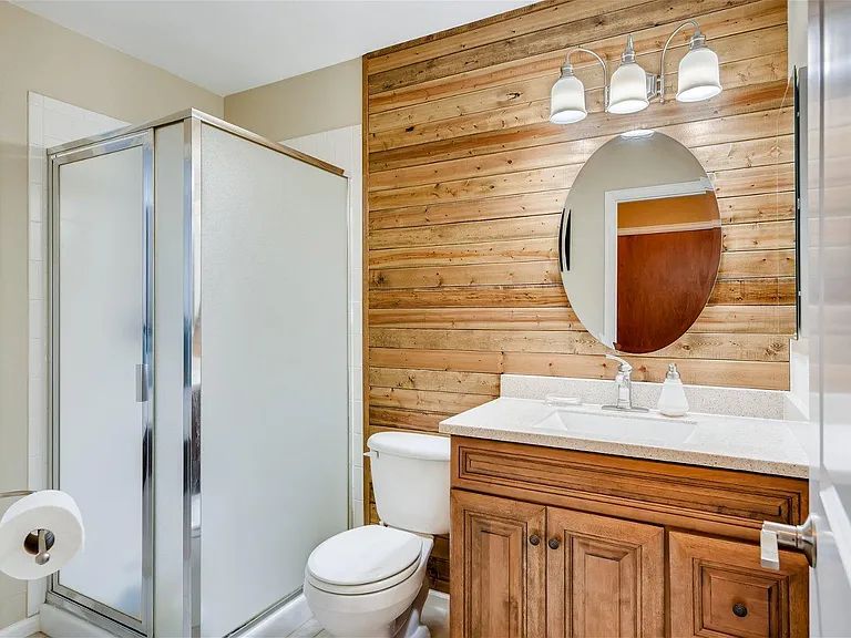 2489 Cove Creek Ct — Photo 21