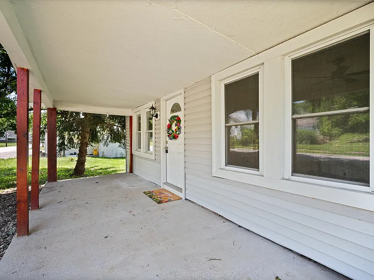 123 E Main St — Photo 25