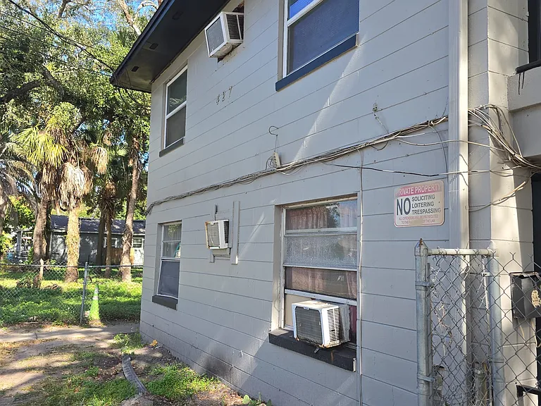 427 McFall Ave #4 — Photo 2