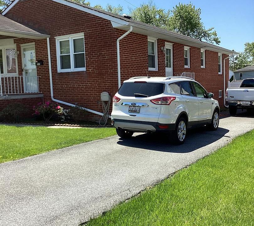 1st image of 2815 Willoughby Rd