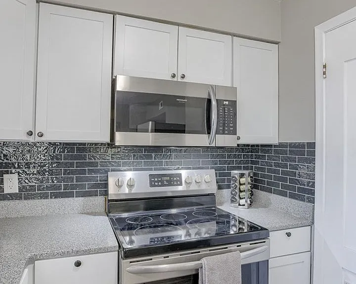 135 E Sheridan St #4 — Photo 6