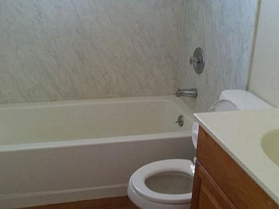 3rd image of 6880 Wagoner Dr APT 3