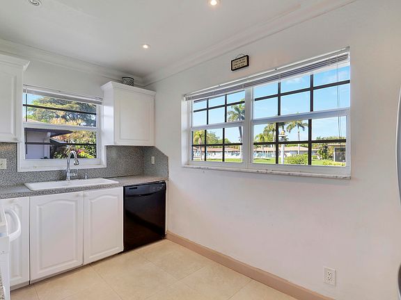 5th image of 129 Mockingbird Lane