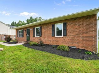 5006 Woodsboro Ln, Winston Salem, NC 27105