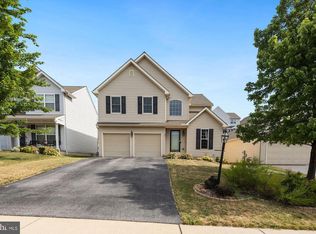 290 Thomas Armor Dr, Windsor, PA 17366