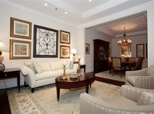 15 Moorings Ln, Edgewater, NJ 07020