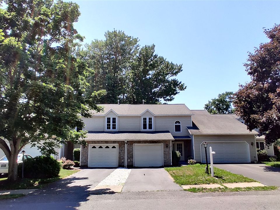1st image of 5 Woodside Dr