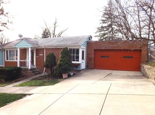 2414 Ashurst Rd, University Heights, OH 44118