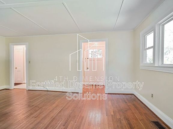 4th image of 100 E Moffitt Ave