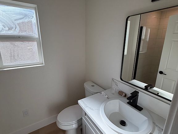 4th image of 1844 Arcadian Ave #5