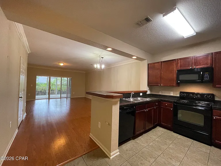 806 Baldwin Rowe Cir — Photo 8