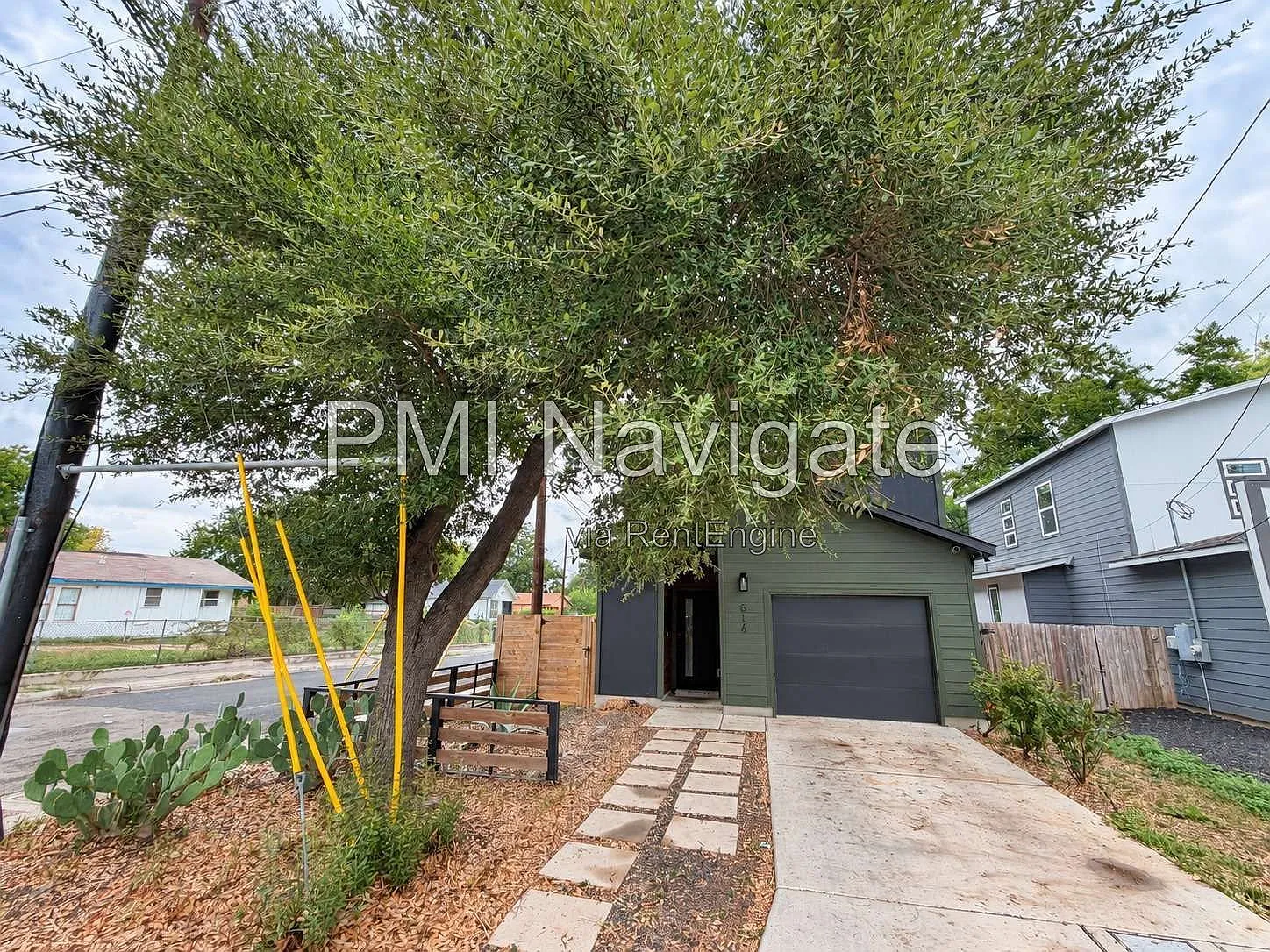 3 bed, 2.5 bath, 1570 sqft, $1,950 — Photo 2