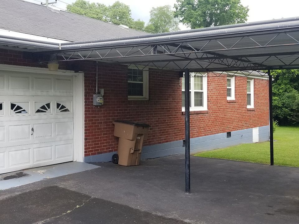 2nd image of 1228 McGavock Pike