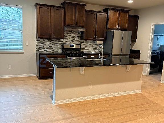 4th image of 105 Findley Ave
