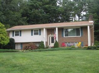 916 Glademill Dr, Kingsport, TN 37663