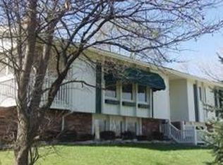 8114 N Hillside Dr, Kansas City, MO 64152