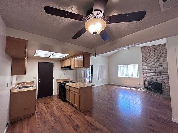 3rd image of 3392-3394 Egmont Way