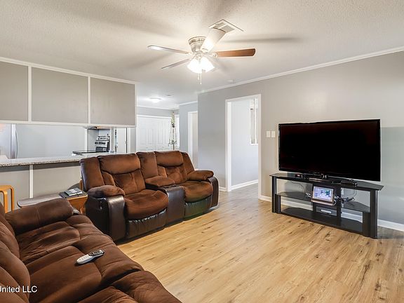 3rd image of 114 Kuyrkendall Pl