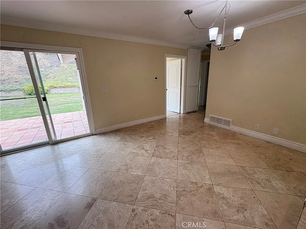 4 bed, 1503 sqft, $4,095 — Photo 3