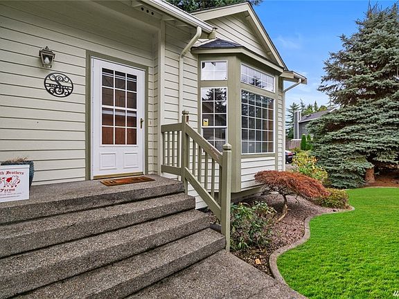 4th image of 19815 104th Street Ct E
