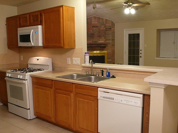 3rd image of 5509 Stone Creek Dr