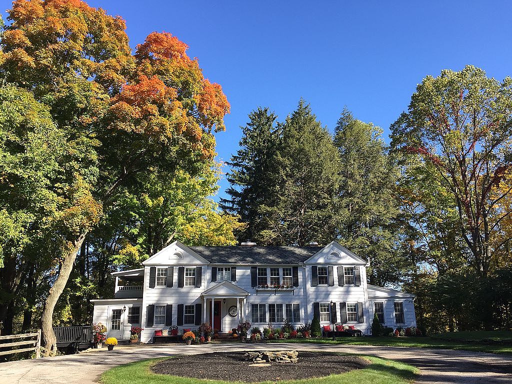 9340 Metcalf Rd, Waite Hill, OH 44094 Zillow