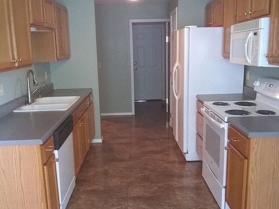 3rd image of 111 Ashford Dr