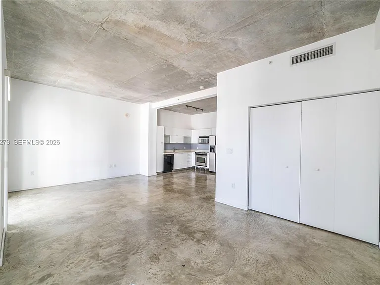 234 NE 3rd St #305 — Photo 4