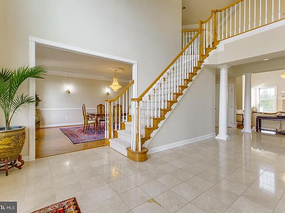 Alt view of open floor plan