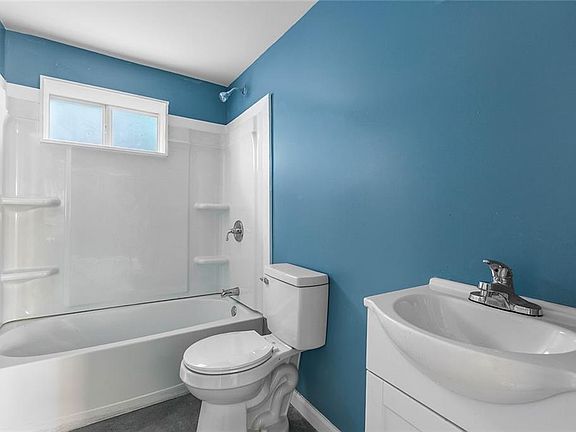 4th image of 2312-14 Aubry St