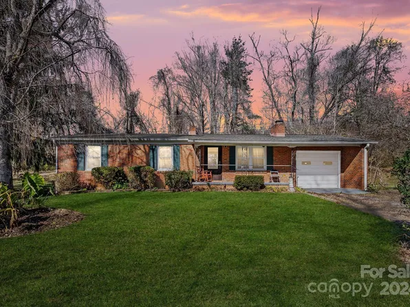 11 Offshore Dr, Asheville, NC 28805