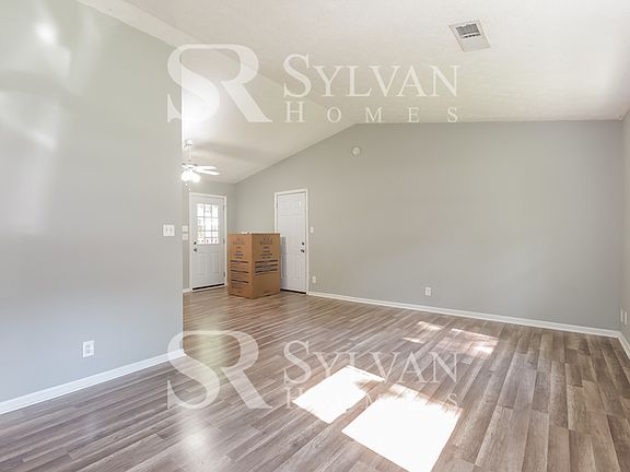 3rd image of 1088 Wayne Dr