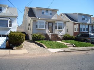 718 6th St, Secaucus, NJ 07094