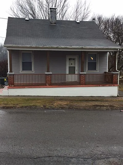 2 bed, 942 sqft, $900 — Photo 1