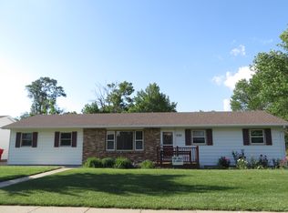 1100 W 11th St, Yankton, SD 57078